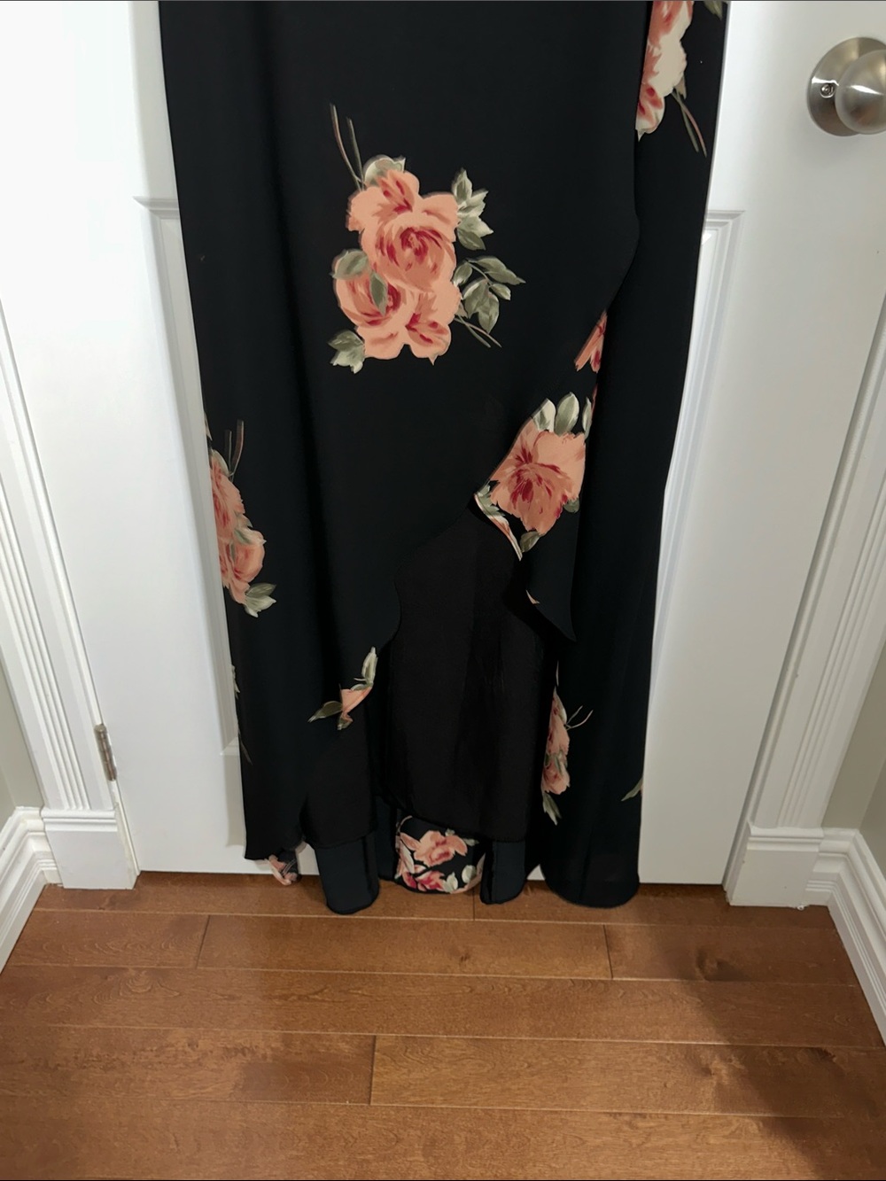 Sz L⭐️New Le Chateau Luxury Line Black Floral Faux Wrap  Dress PTP 20 - Picture 13 of 13